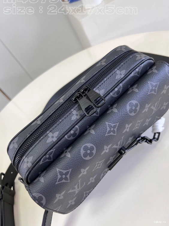 Steamer LOUIS Messenger VUITTON 0730